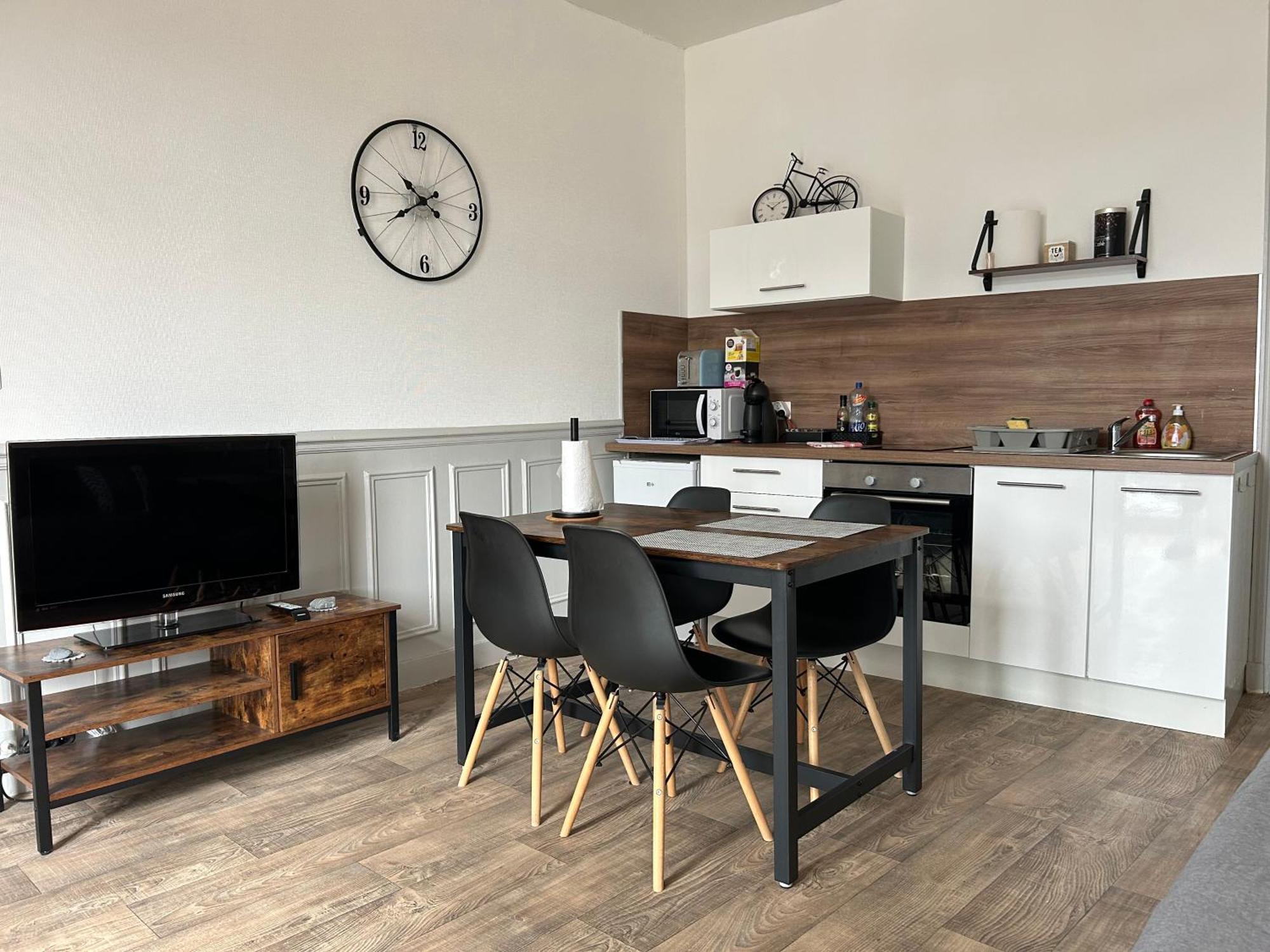 Appartement F1, Refait A Neuf, 150M De La Plage Donville-les-Bains Buitenkant foto