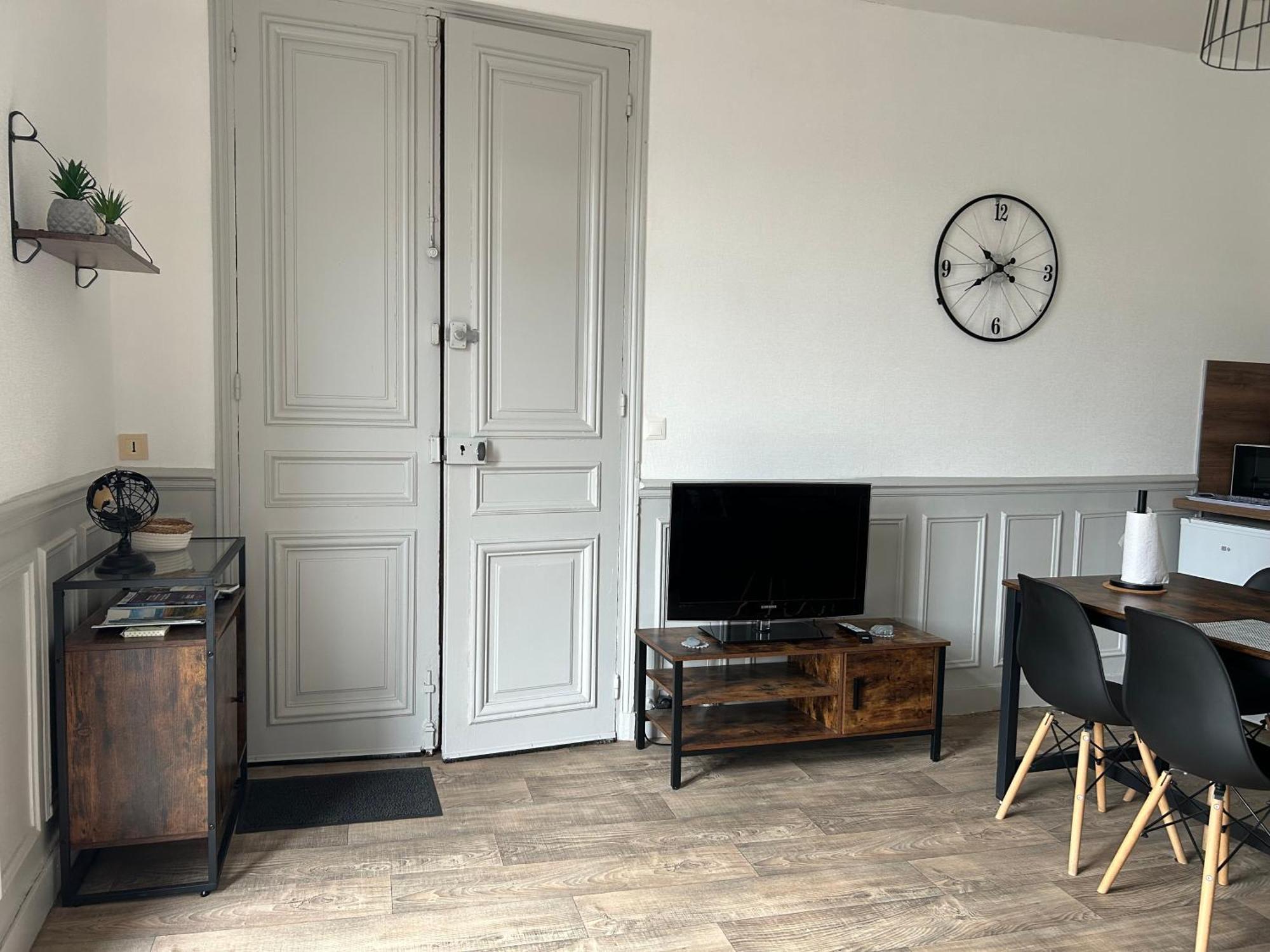 Appartement F1, Refait A Neuf, 150M De La Plage Donville-les-Bains Buitenkant foto